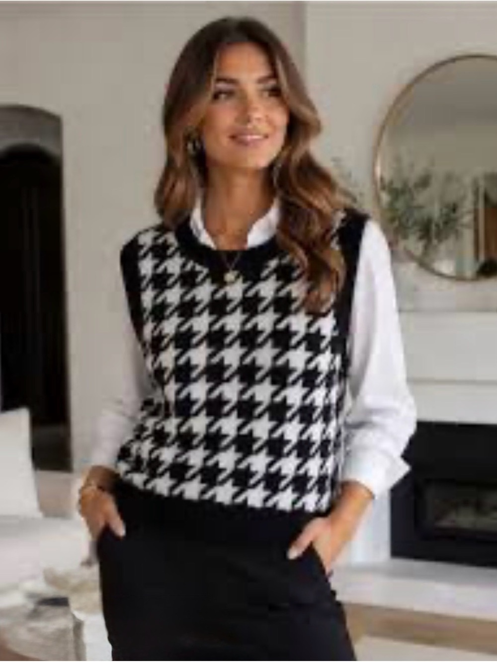 Evereve Black & White Houndstooth V‑Neck Sweater Vest